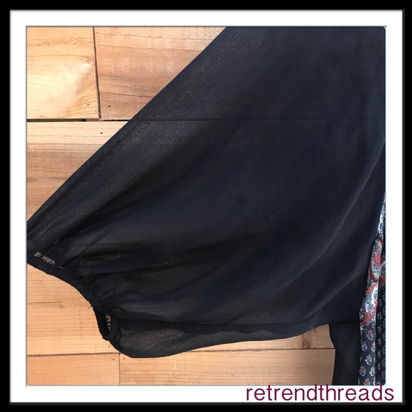 Super cool top! - Picture 2 of 4